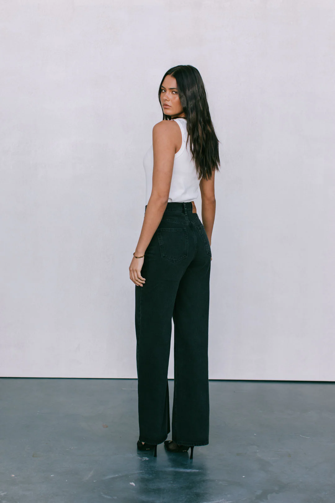 Carissa Wide Leg Jeans Washed Black - Image 14