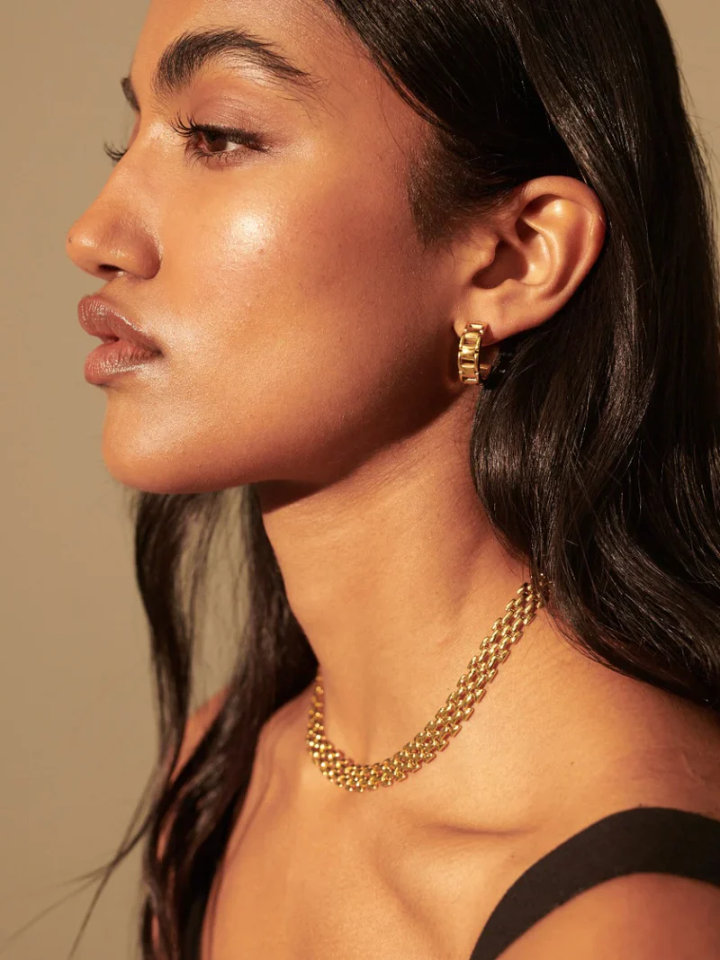Cora Earrings Gold - Image 3