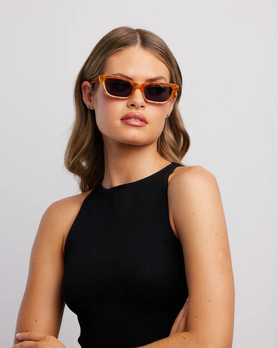 Dolce Vita Sunglasses Vintage Turtle - Image 3