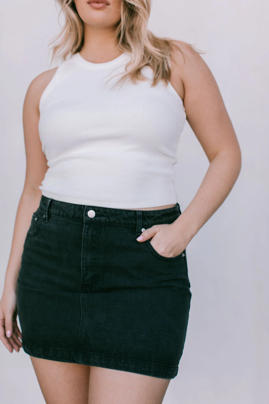 Erin Mini Denim Skirt Washed Black - Image 16