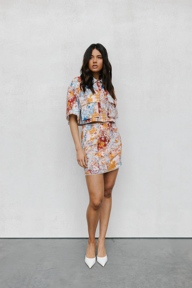 Esimio Cropped Shirt Bloom Floral Print - Image 10