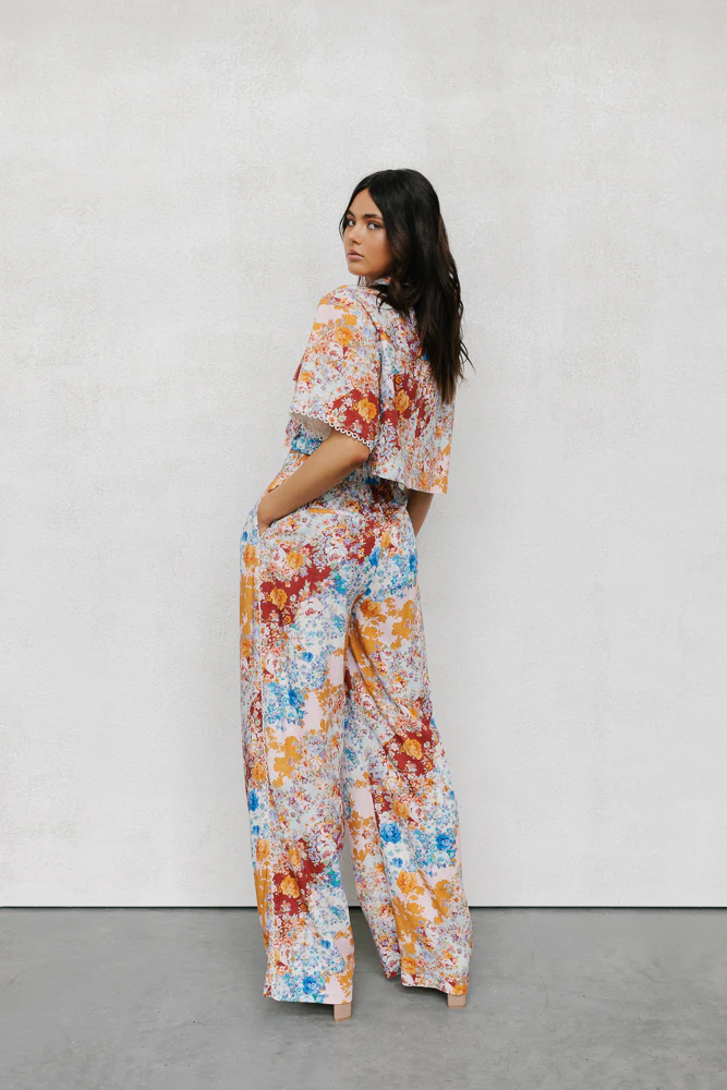 Esimio Cropped Shirt Bloom Floral Print - Image 13