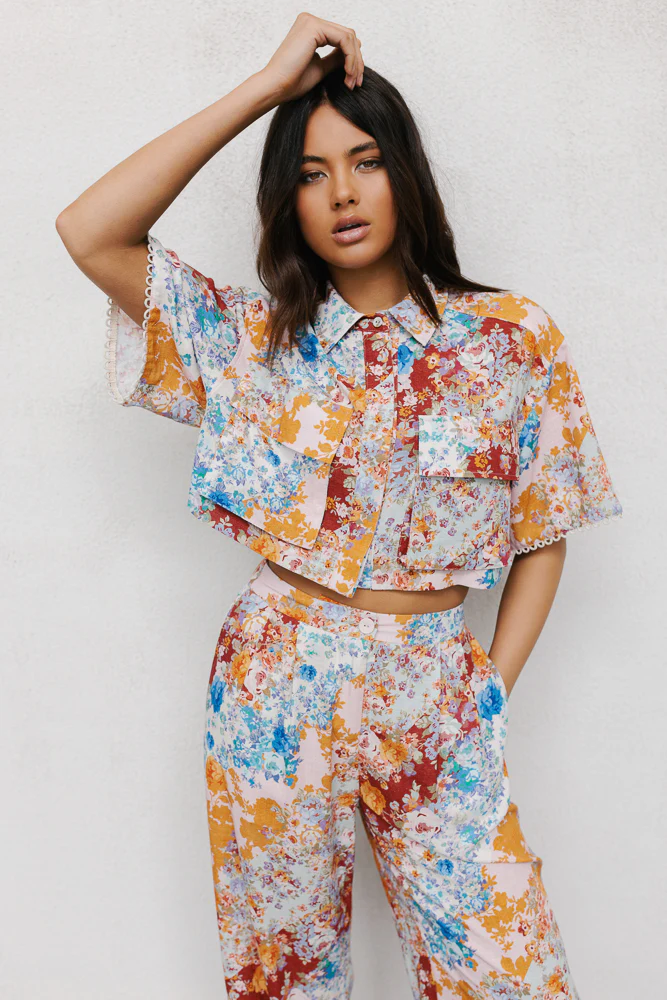 Esimio Cropped Shirt Bloom Floral Print - Image 14