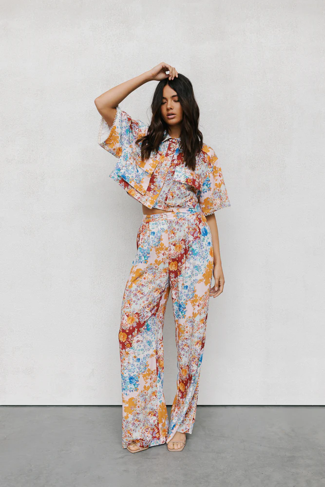 Esimio Cropped Shirt Bloom Floral Print - Image 8