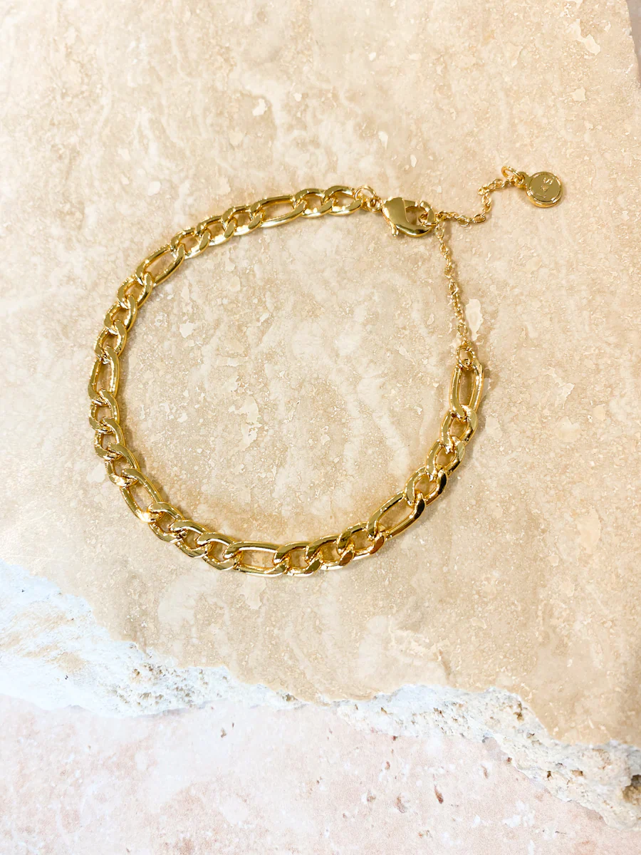 Figaro Chain Bracelet Gold - Image 3