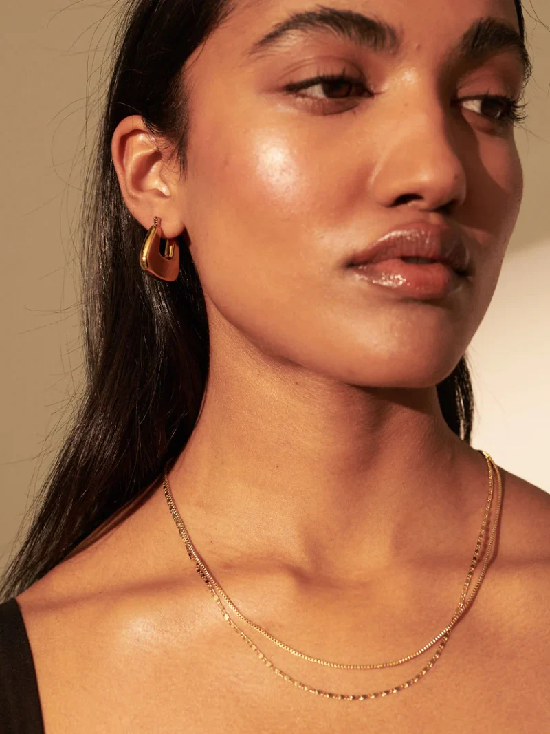Holly Earrings Gold - Image 3