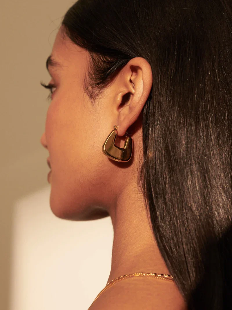 Holly Earrings Gold - Image 4