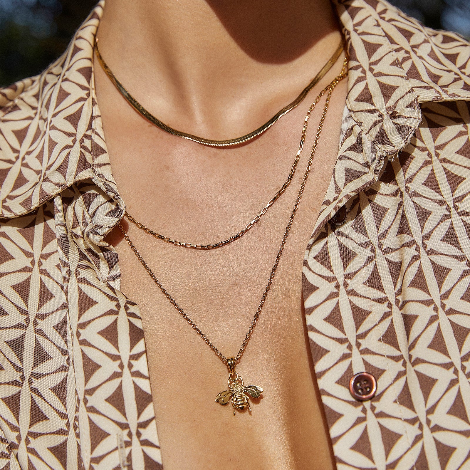 Honey Bee Necklace Gold - Image 4