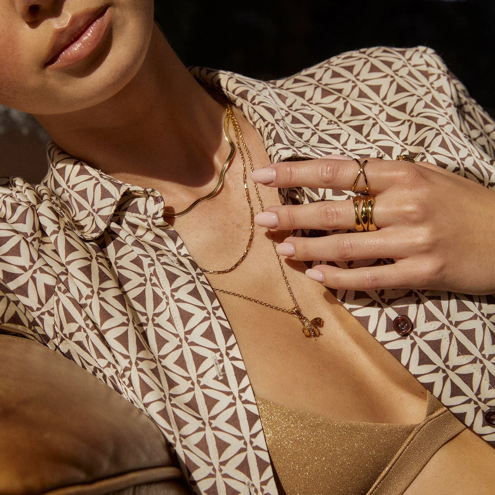 Honey Bee Necklace Gold - Image 8