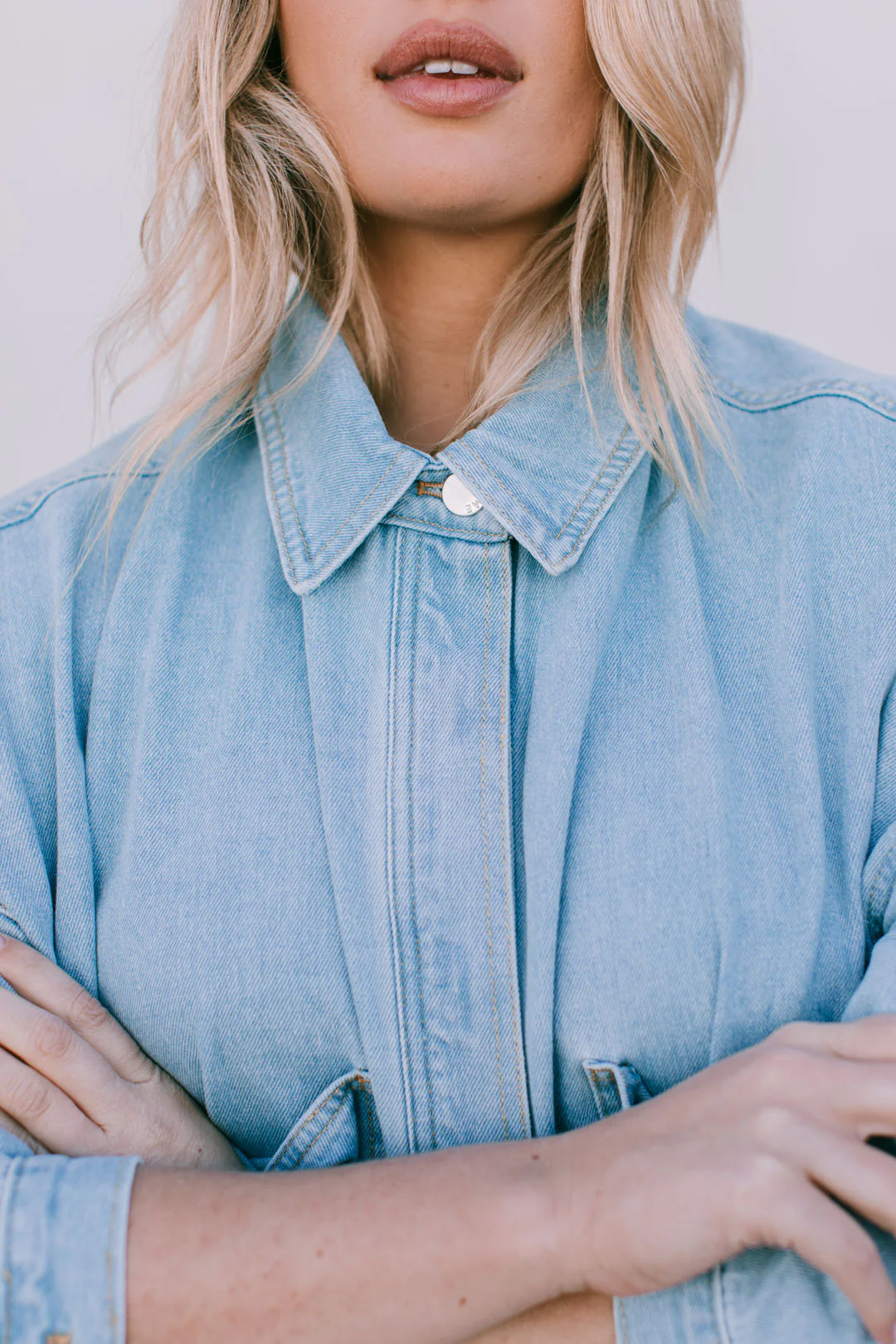 Ilou Denim Shirt Light Blue Wash - Image 4