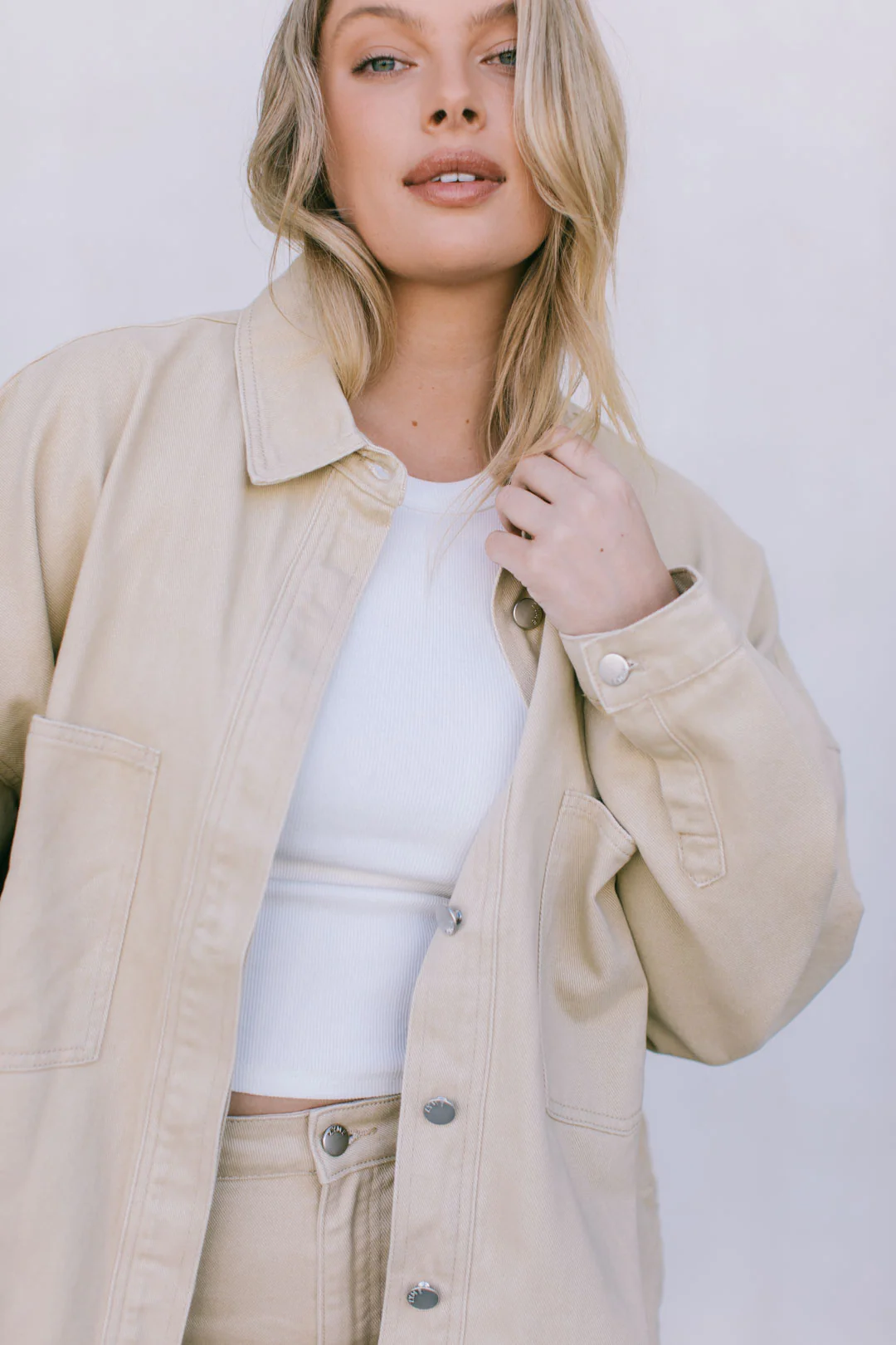 Ilou Denim Shirt Sand - Image 11