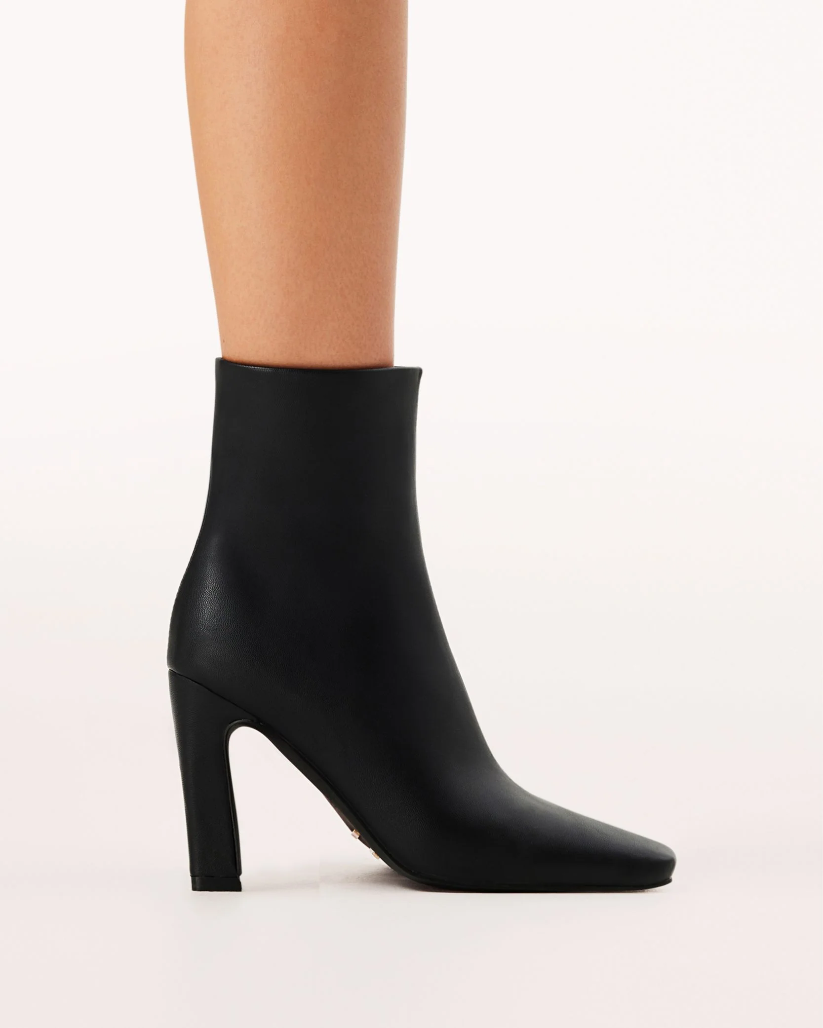 Iva Ankle Boots Black - Image 2