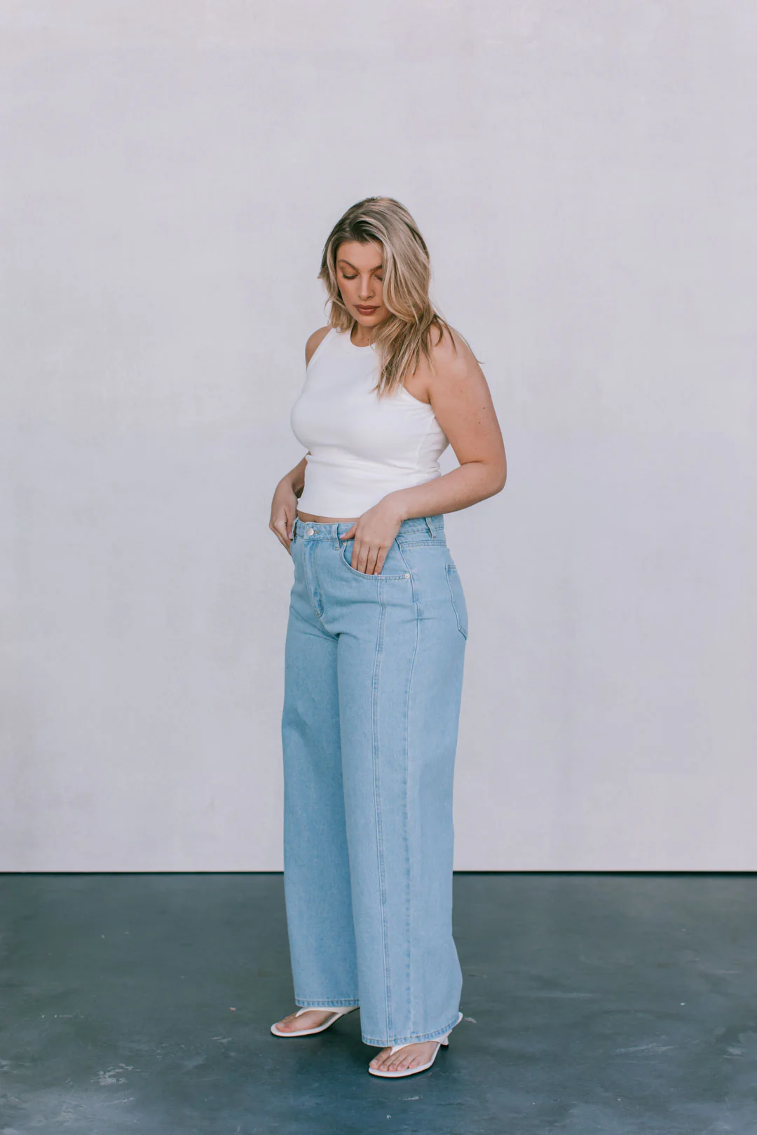 Janey Baggy Leg Jeans Light Blue Wash - Image 5