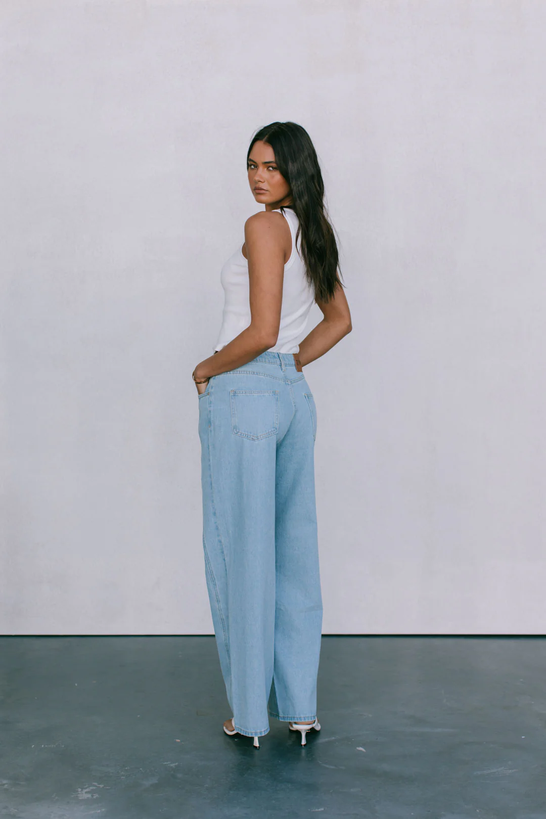 Janey Baggy Leg Jeans Light Blue Wash - Image 50