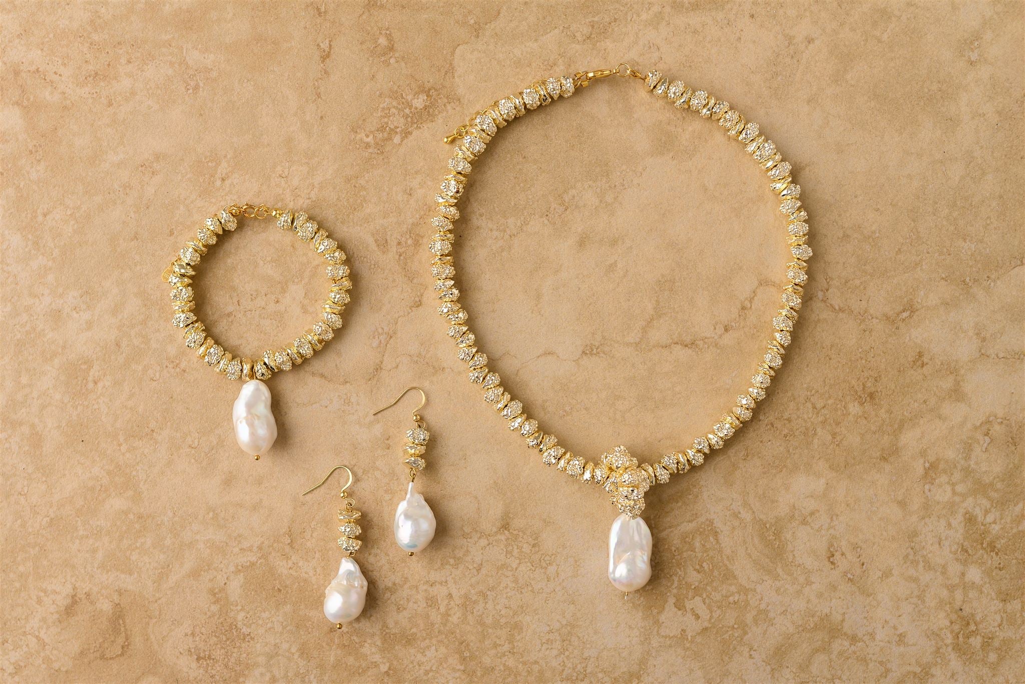 Jewel Earrings Gold Pearl - Image 3