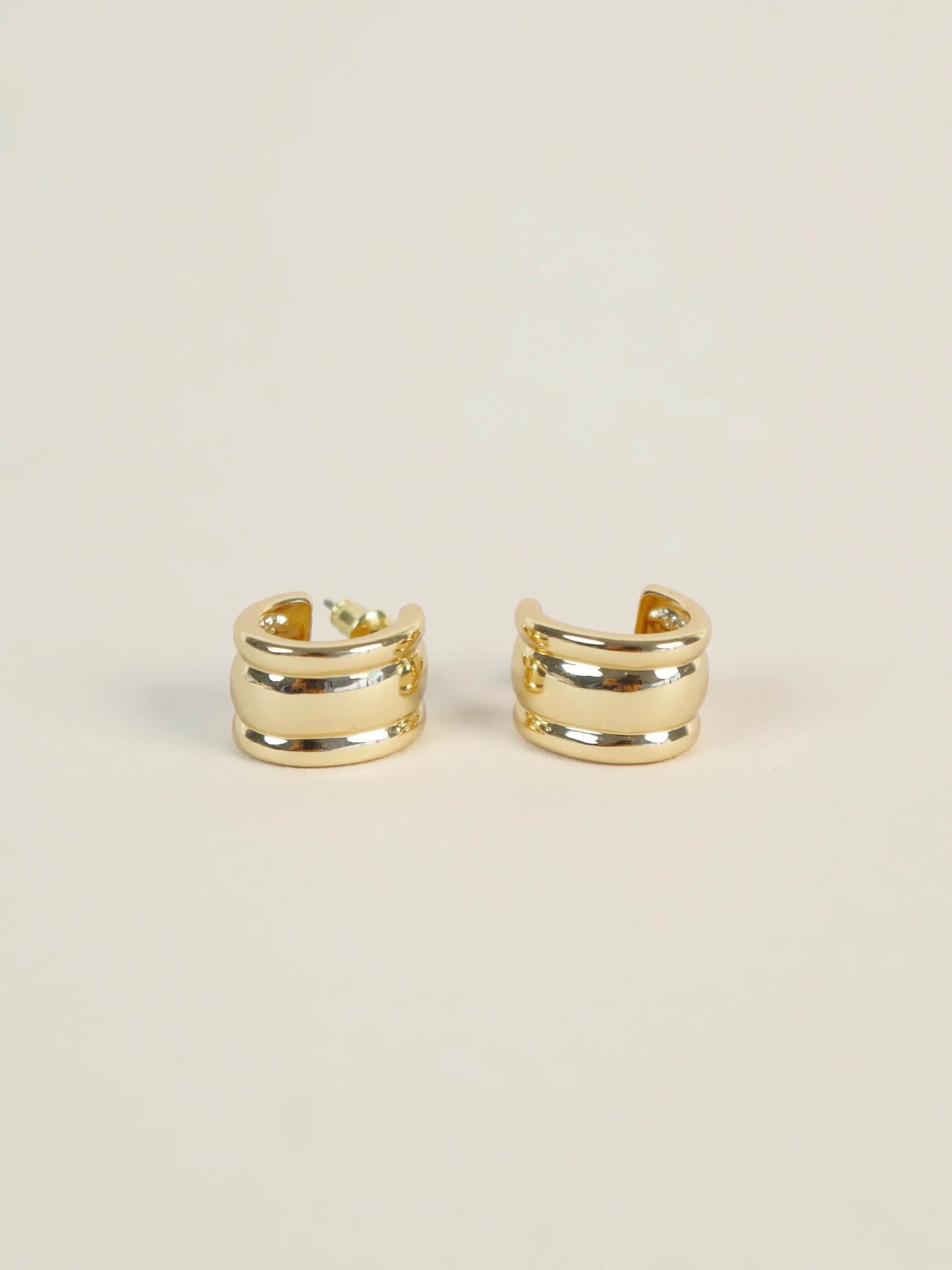 Kaia Hoop Earrings Gold - Image 3