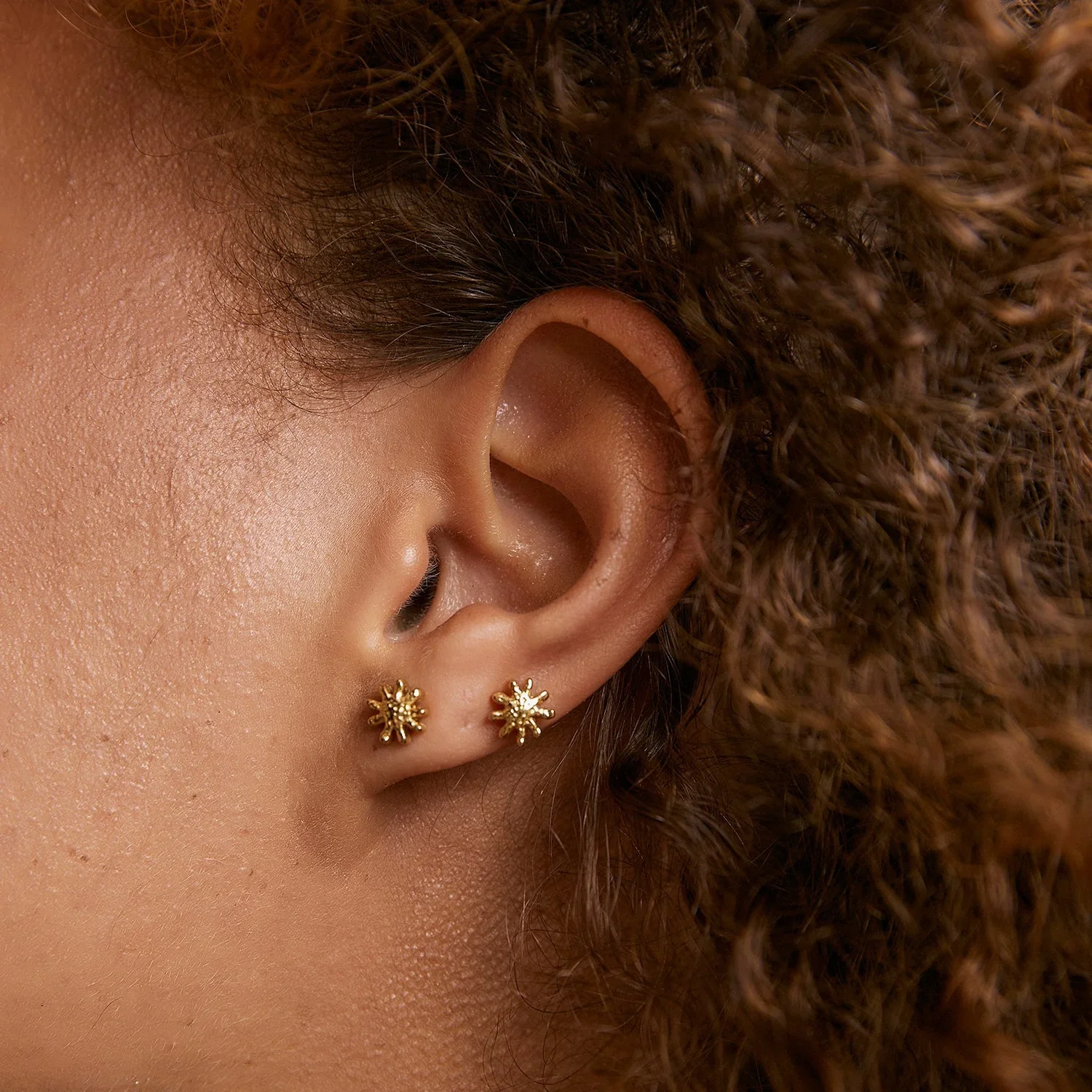 Magnolia Small Earrings Gold - Image 6