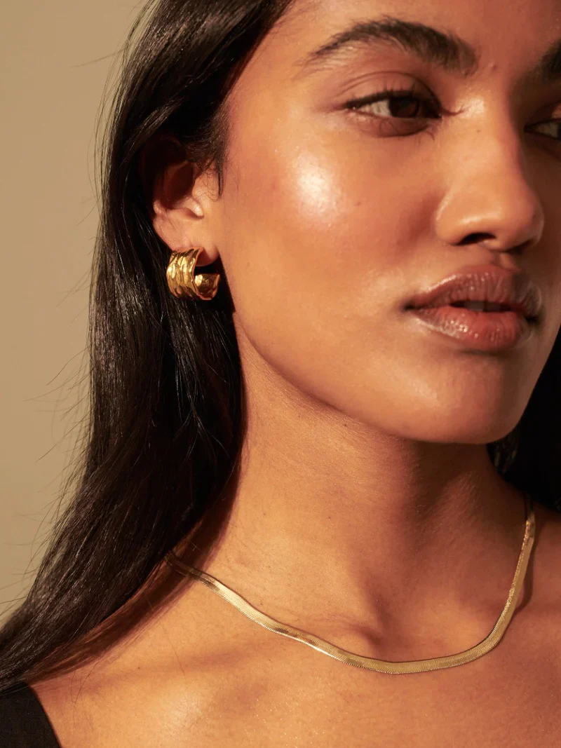 Pennie Earrings Gold - Image 3