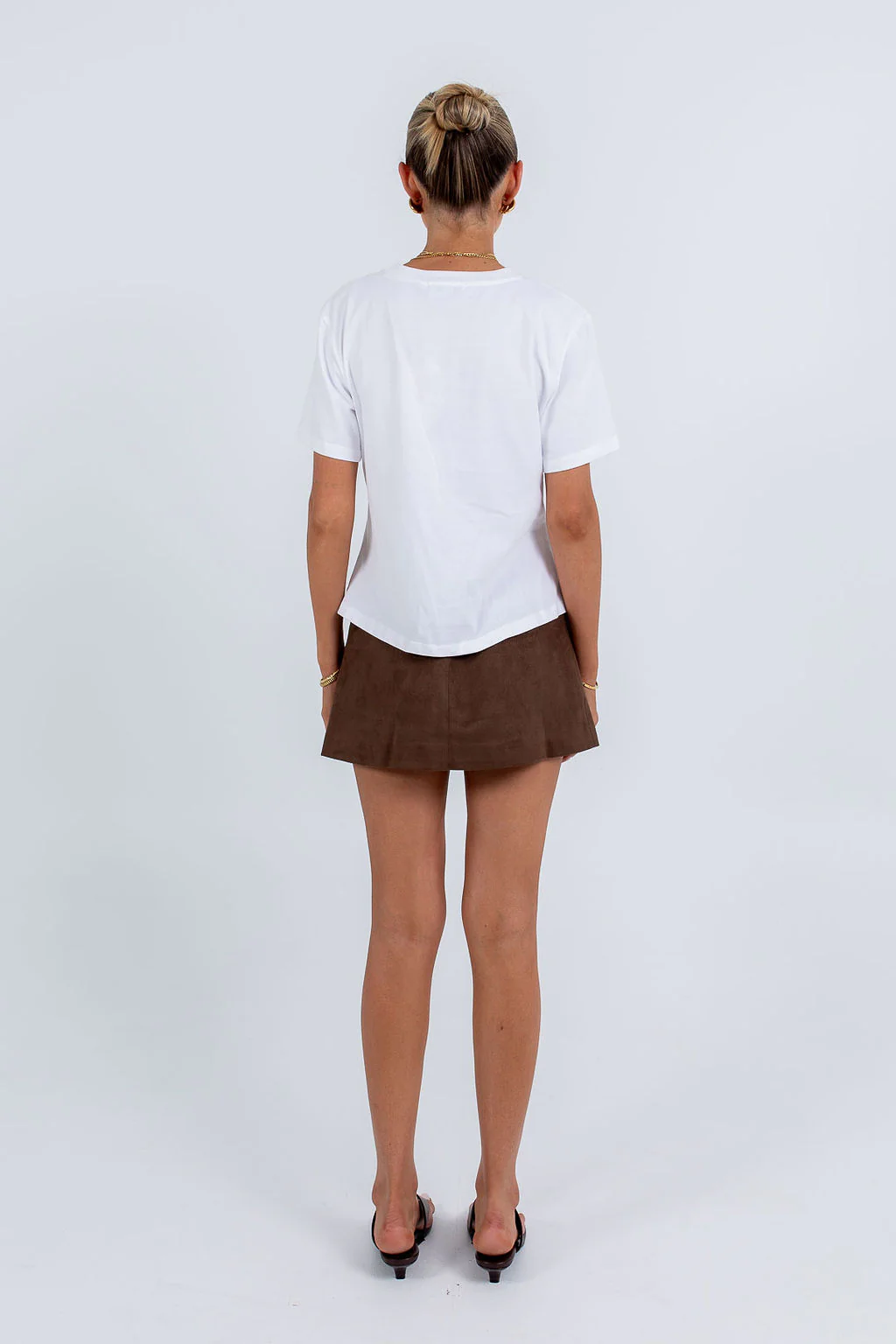 Yolanda Tee White - Image 5