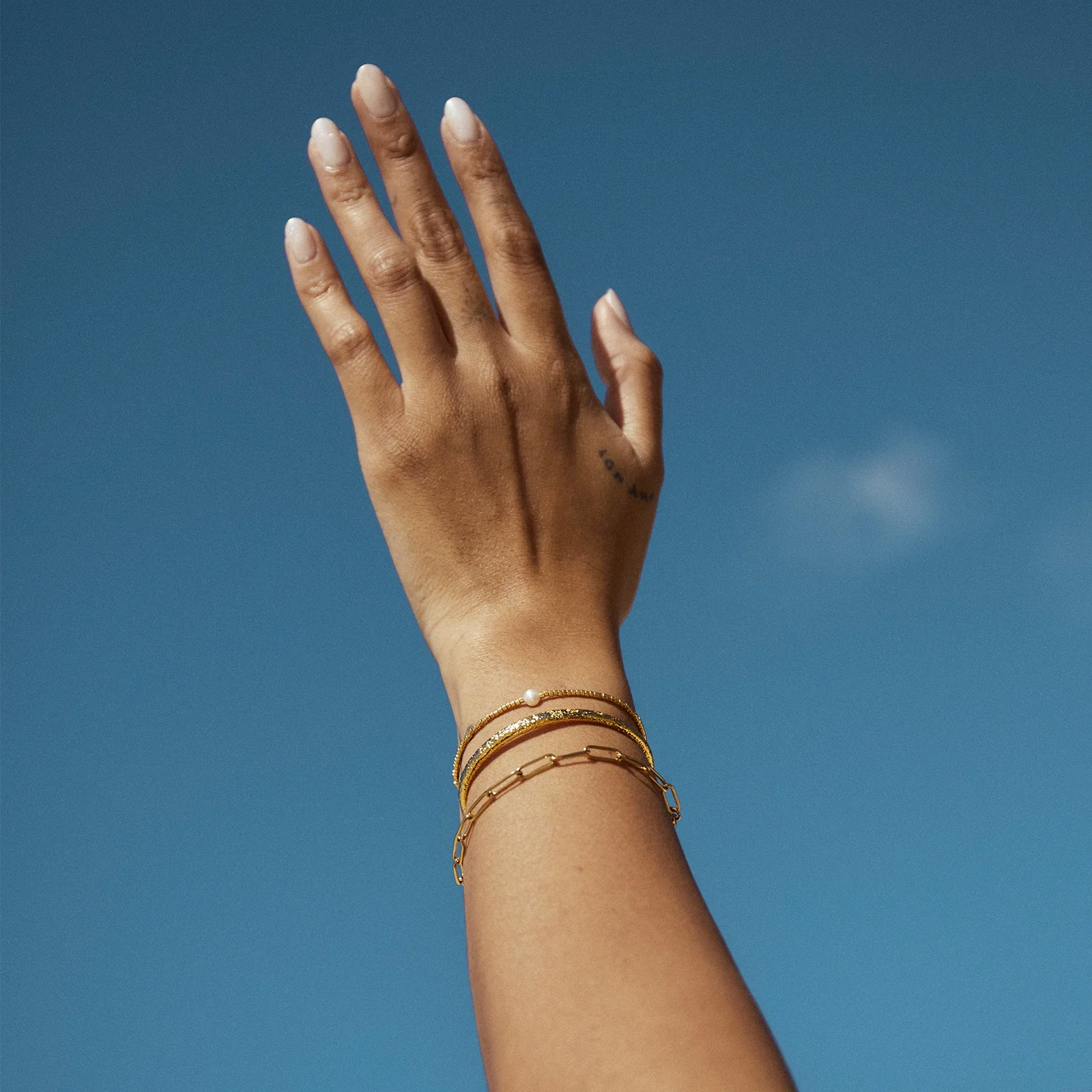 River Pearl Bracelet Gold - Image 7