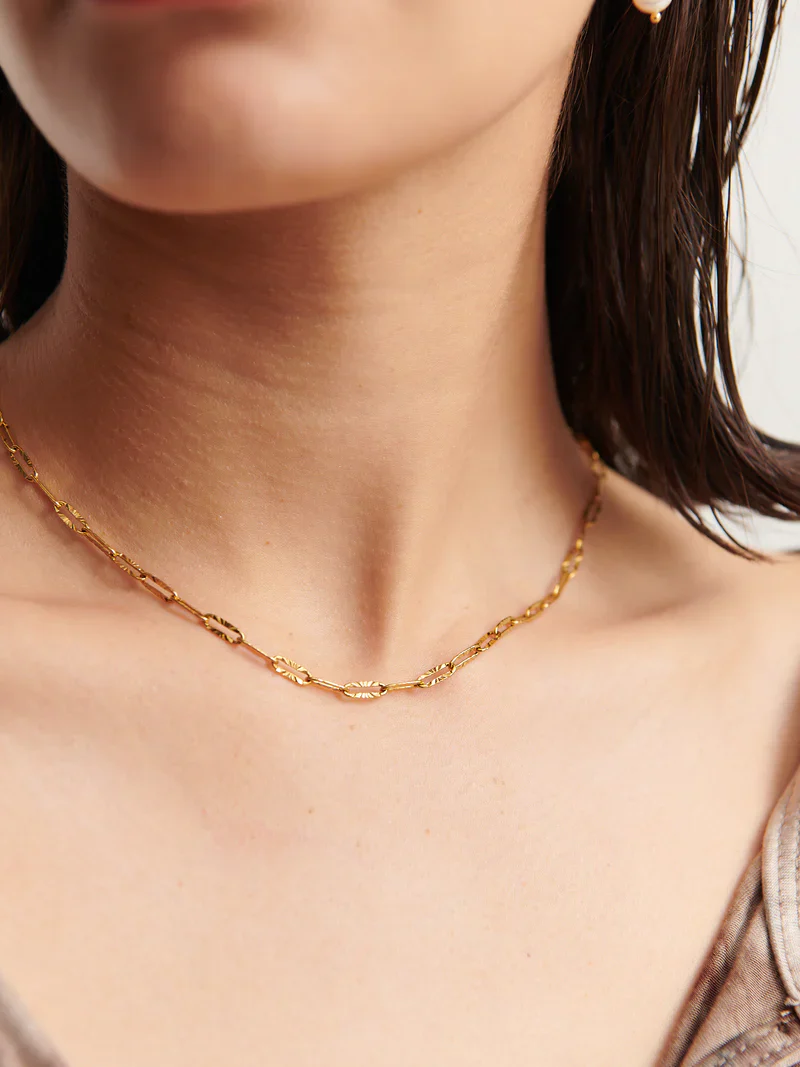 Riveria Textured Necklace Gold - Image 2