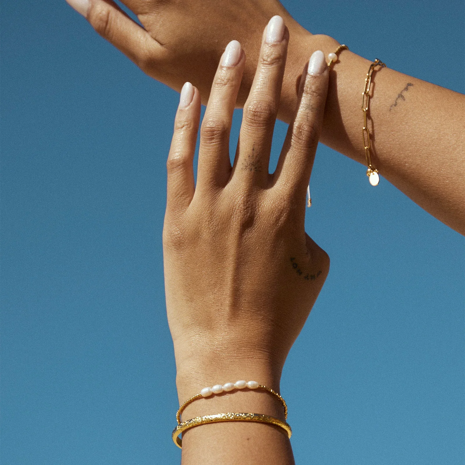 Seline Pearl Bracelet Gold - Image 5