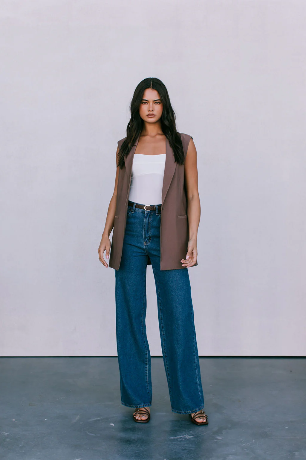 Uerella Vest Chocolate - Image 14
