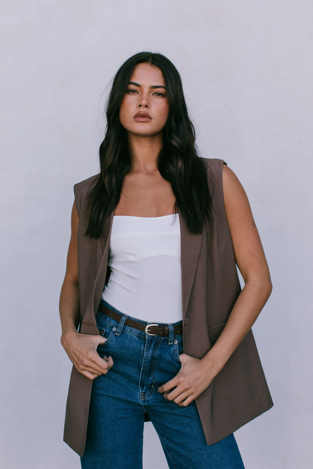Uerella Vest Chocolate - Image 16