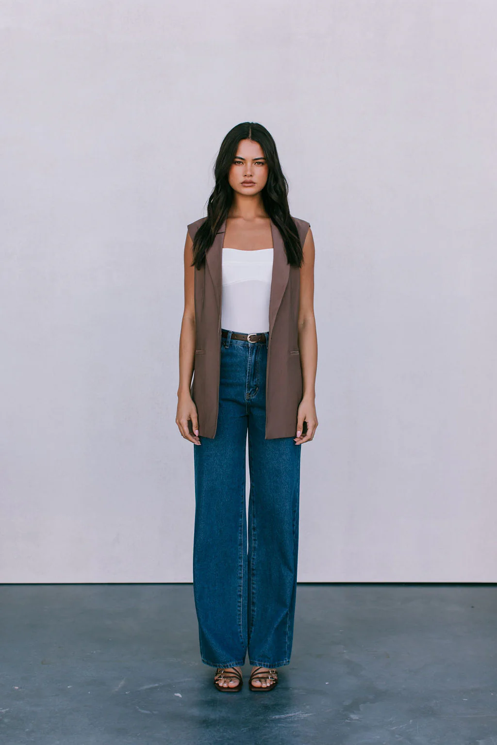 Uerella Vest Chocolate - Image 18