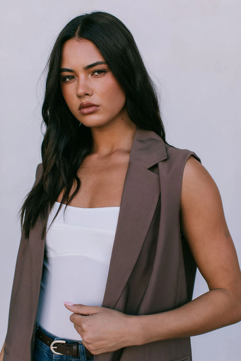 Uerella Vest Chocolate - Image 19