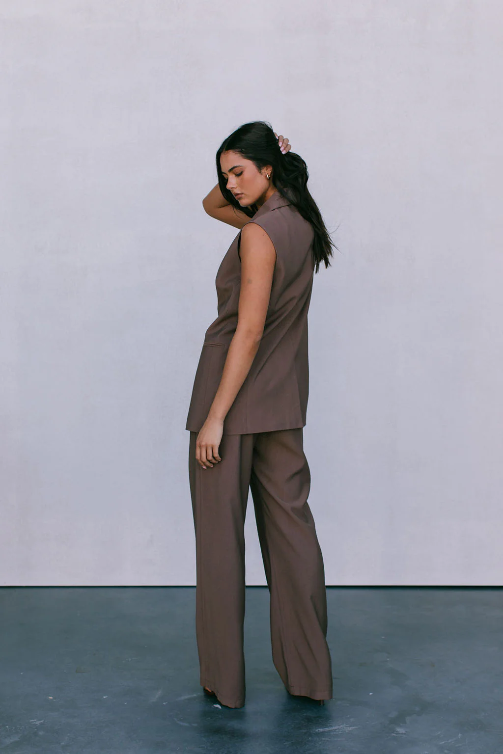 Uerella Vest Chocolate - Image 24