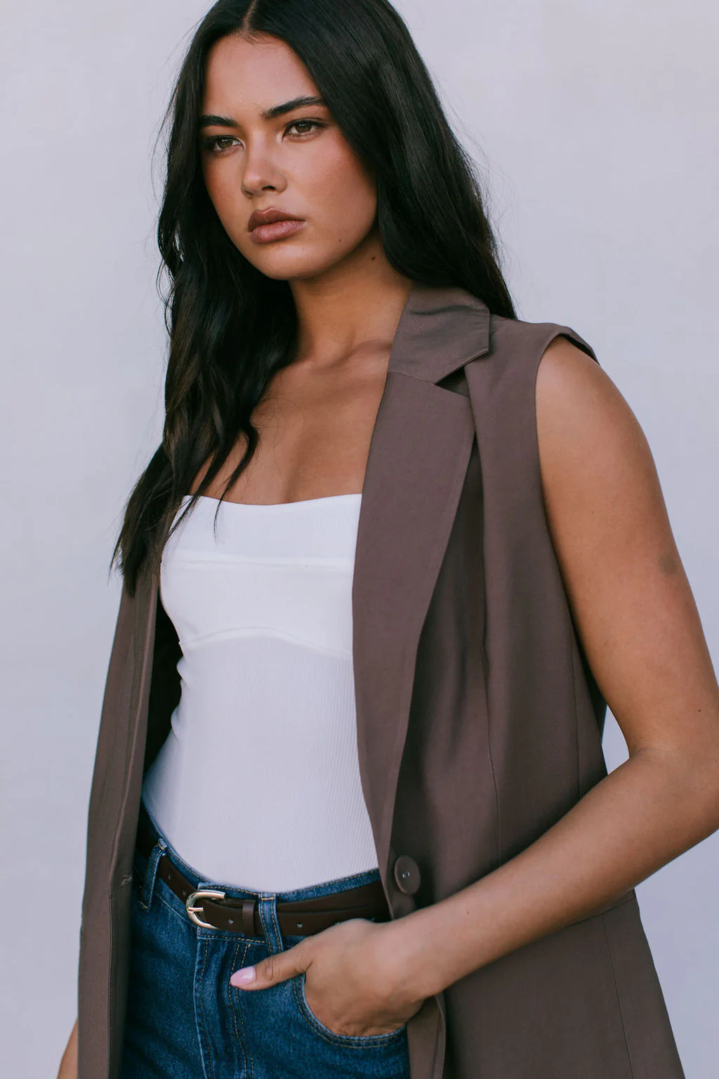 Uerella Vest Chocolate - Image 6