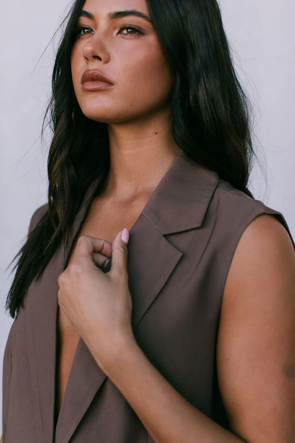 Uerella Vest Chocolate - Image 8
