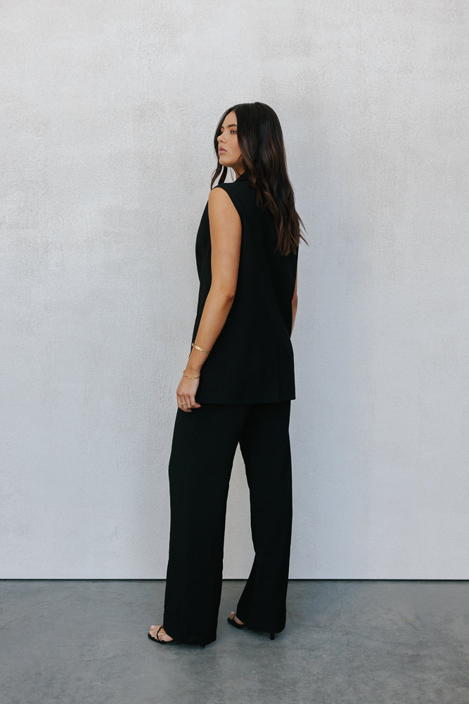 Uerella Vest Black - Image 12