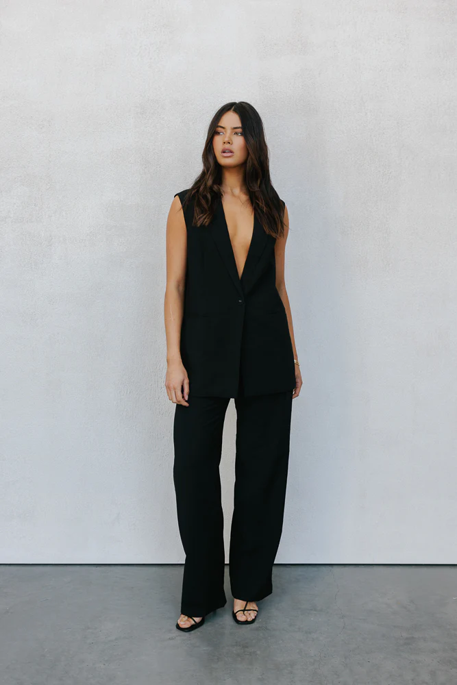 Uerella Vest Black - Image 4