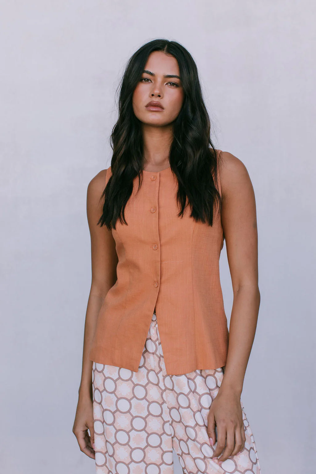 Virgo Linen Vest Rust - Image 9