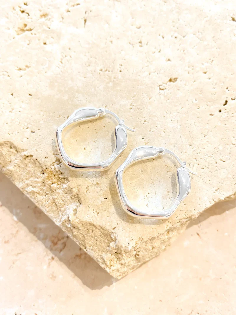Willow Hoop Earrings Silver - Image 4